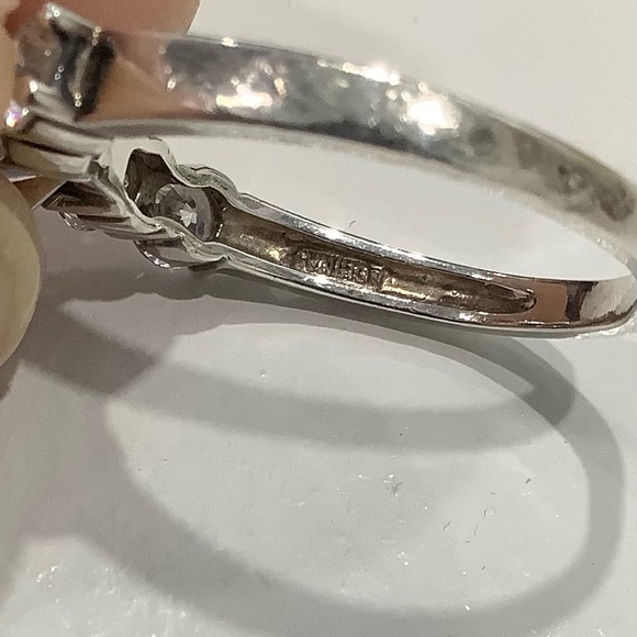 925 Sterling  CZ Ring 5 stones - Picture 14 of 17